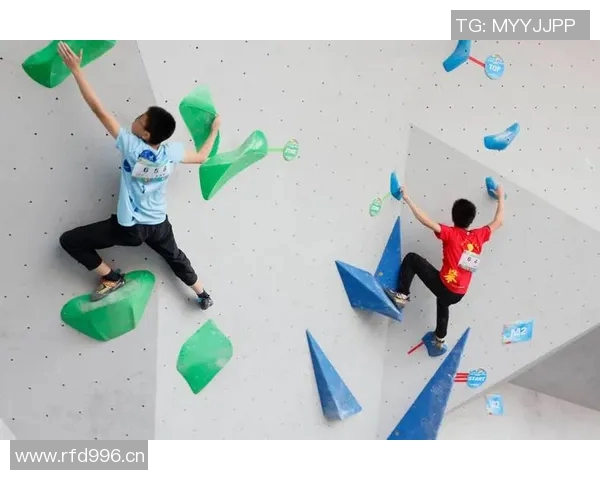 深圳飞盘队的成长之路：攀岩联赛中的奋斗与荣耀